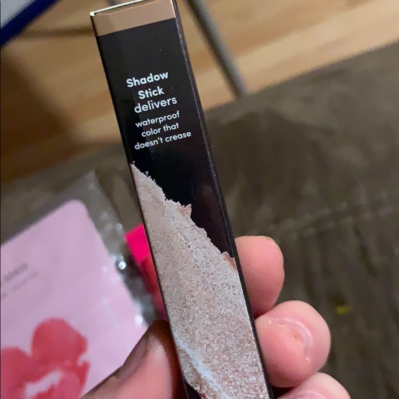 Cosmetics - Picture 2 of 3